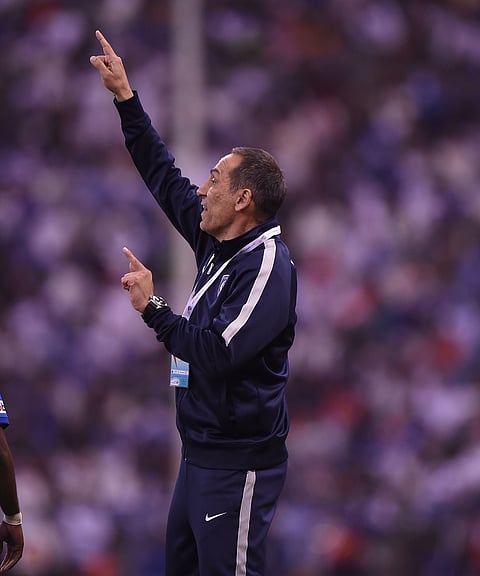 بالفيديو.. حماسة "دونيس" تتسبب في إصابته