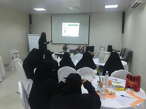 تأهيل 40 موهوبة للإبداع بمركز التنمية النسائي في "وادي الدواسر"