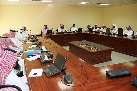 "تعليم بيشة" يناقش آليات تجويد الاختبارات كمقياس للتحصيل