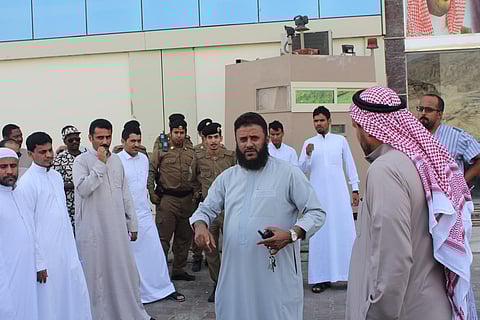 إصابة رجلي أمن في "حملة النصف ساعة" على جبل الرحمة