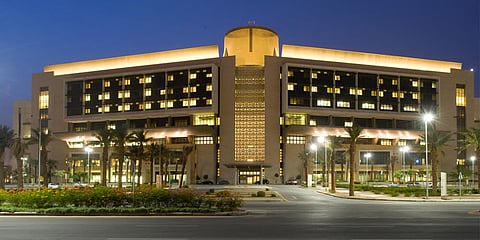 "العميل" تدشِّن خدمات العيادات الخارجية بمستشفى الملك عبدالله الجامعي