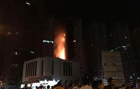 اندلاع حريق في برجين سكنيين في الإمارات