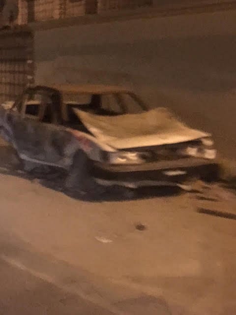 مركبات تالفة تشوه مركز صحي الشرائع ومطالبات بإزالتها