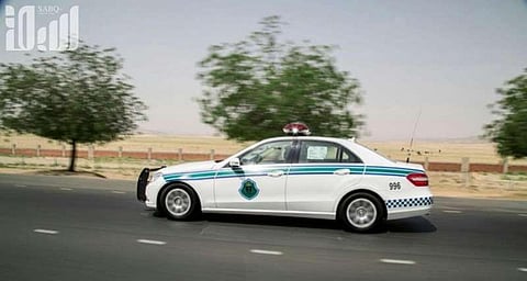 أمن طرق ينبع يطيح بشاب يسير بسرعة عالية معرِّضًا نفسه والآخرين للخطر