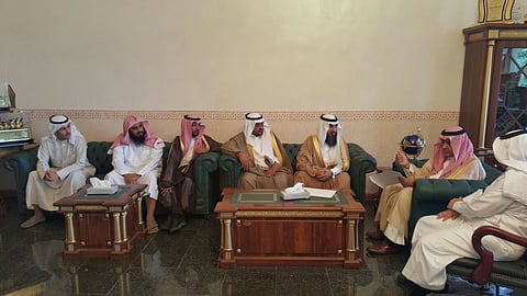 بالصور.. محافظ الطائف يستعرض احتياجات مركز "قيا"