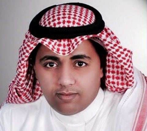 "معيض" يحصل على الماجستير