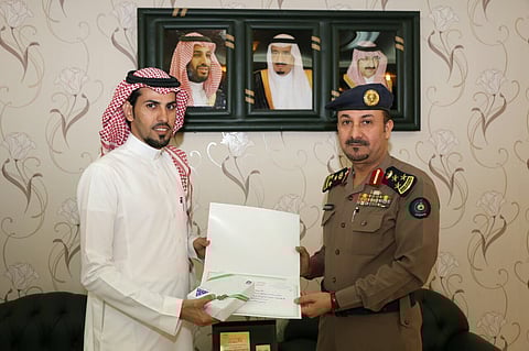 مدير مدني مكة يكرم الزميل "العصيمي"