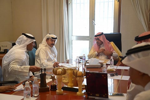 محافظ الطائف يشيد بإنجازات أعضاء "مسرح الطائف"