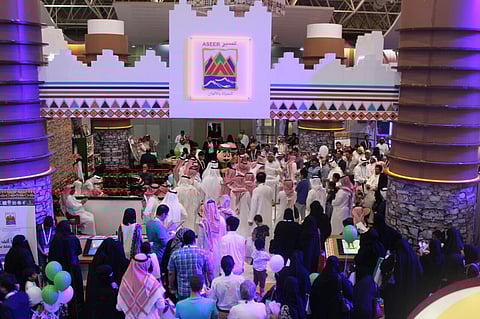 عسير تعرض مشاريعها وبرامجها في ملتقى السفر والسياحة