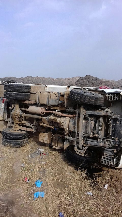 وفاة عامل  وإصابة اثنين آخرين في انقلاب سيارة  بالباحة
