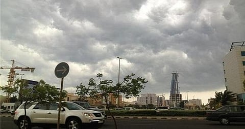 استنفار "الدفاع المدني" و"أمانة" و"صحة" المدينة بسبب الأمطار