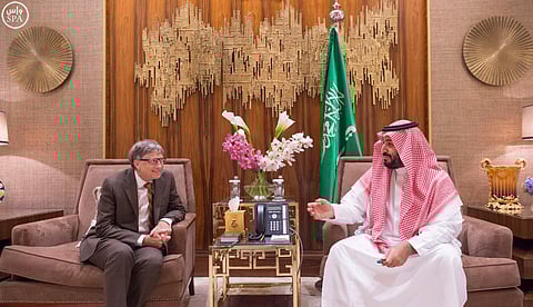 ولي ولي العهد يلتقي "بيل جيتس" لبحث مسارات تنسيق الجهود الخيرية العالمية