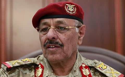 من الرياض.. "الأحمر" و "بن دغر" يؤديان اليمين  أمام الرئيس اليمني