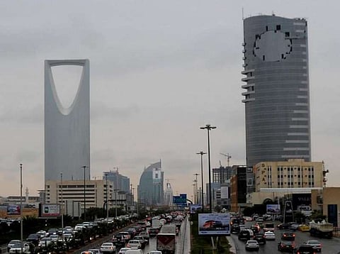الإنذار المبكر ينبّه ويتوقّع: سحب رعدية بالرياض لـ 9 مساءً .. وأمطار بالشرقية غداً