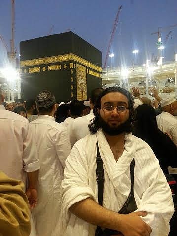 مقيم مصري "يعتمر" عن مواطن لم يشاهده في حياته