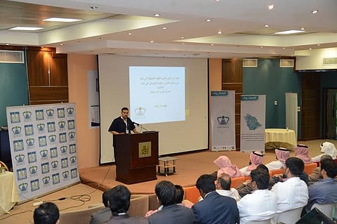 جامعة الملك خالد تدشن مشاركتها في حملة "بصمة وفاء" بأبها