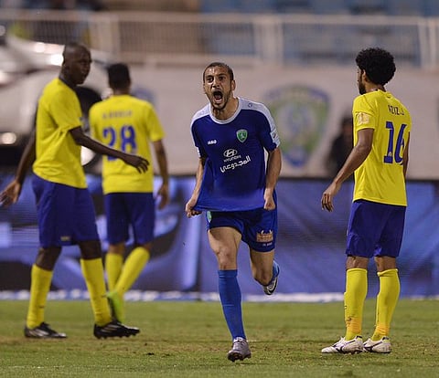 بالصور.. في دقيقتين "الفتح" ضرب "النصر" بهدفين