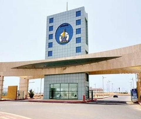 بحضور أمهات الخريجات ..  جازان تحتفل بتخريج 4938 طالبة