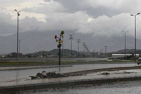 "مدني جازان" محذراً من السيول: لا وفيات أو إصابات جراء أمطار اليومين الماضيين