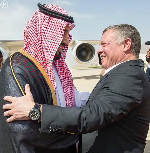 ولي ولي العهد يصل إلى الأردن والملك عبد الله يستقبله