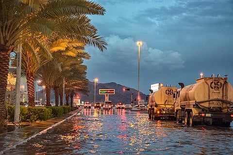 أمطار متفرقة على نجران ومحافظاتها .. والجهات المعنية تتأهب