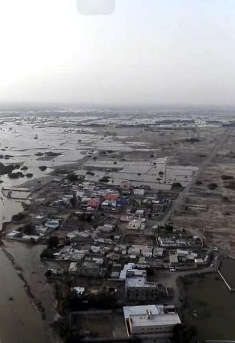 مصادر لـ"سبق": السيول تطمر قساماً لخطوط تحلية الشقيق وتقطع إمداد خزاناتها بجازان