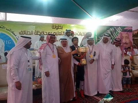 "الشمراني" يتوج فريق شرق الطائف في بطولة منتخبات مكاتب التعليم