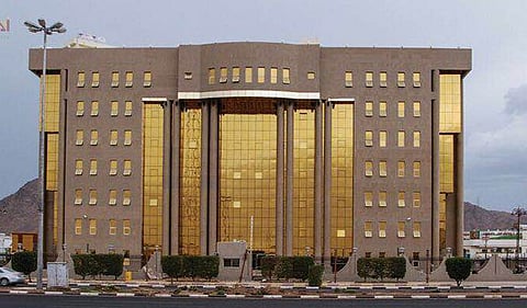"أمانة نجران" تغلق أحد المطاعم احترازيًّا لشبهة تسمم غذائي بخباش