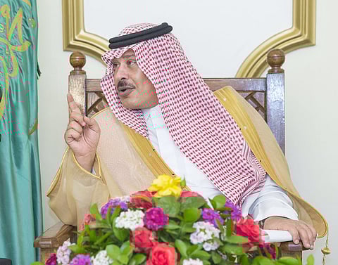 أمير الباحة يناقش مشاريع الطرق بالمنطقة في اللقاء الأسبوعي