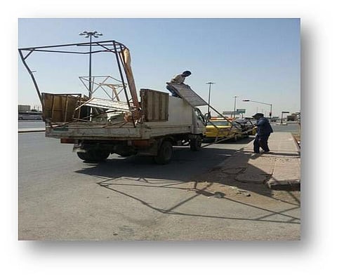 شاهد.. أمانة الرياض تزيل 39 لوحة إعلانية مخالفة تعوق حركة المشاة