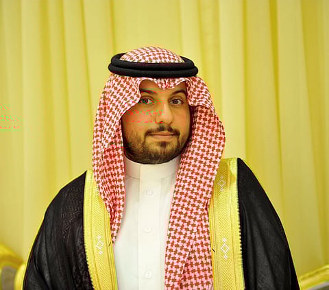 "الحضيبي" يدخل القفص الذهبي