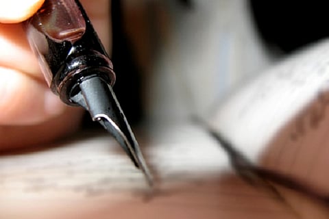 ‏مواقع التواصل تتداول بيتاً مُبهماً .. وشاعره لـ"سبق": كتبته قديماً ولا يُقصد به مديح