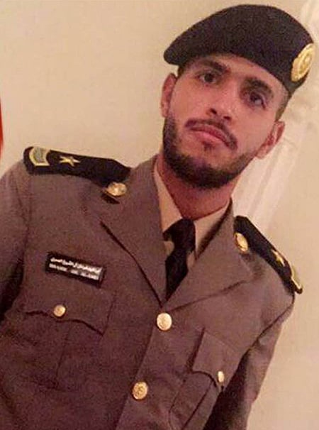 ​"العمري"يحتفل بتخرجه من كلية الملك فهد الأمنية