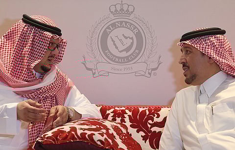 بالصور .. شرفيو النصر يقنعون فيصل بن تركي بالعدول عن الاستقالة ويدعمونه بـ٦٥ مليون ريال