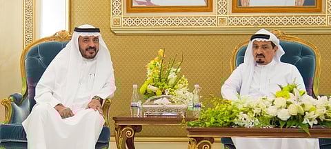 الملحق الثقافي بالإمارات يزور حاكمي عجمان ورأس الخيمة ويهنّئهما برمضان