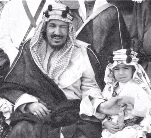 #كانوا_معنا: نواف بن عبدالعزيز.. أمير الدبلوماسية ومهندس الصفقات السياسية التاريخية