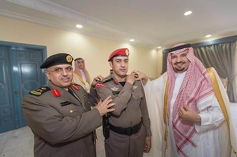 "أمير الجوف" يقلد "المتعب" رتبته الجديدة