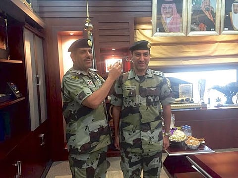 قائد قوات الطوارئ الخاصة يقلد "المالك" رتبة عميد