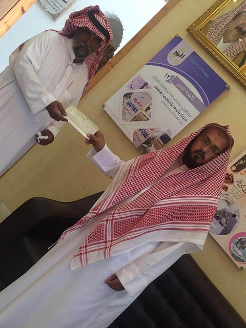 "بر خَيْبَر الجنوب" تساهم بإغاثة متضرري سيول "قرية البغت"