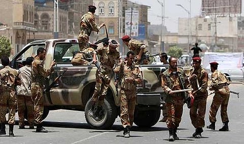 ساعات تحرير صنعاء اقتربت.. ونيران المدفعية تتجه للمطار