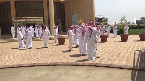 وزير التعليم يَعِدُ بالنظر في شكاوى خريجي مسار الأحياء والكيمياء والفيزياء