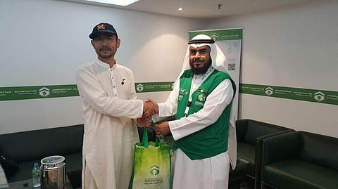 مكة.. الاحتفاء بصيني قطع 8150 كلم على دراجته لأداء فريضة الحج