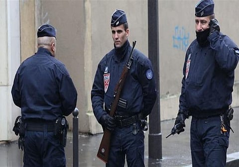 قتل امرأة وأصاب آخرين.. اعتقال فرنسي بعد حادث طعن مميت بأستراليا