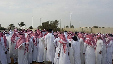 شاهد.. أهالي ينبع يشيعون شهيد الواجب "الجهني"