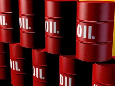 65.49 دولارًا للبرميل .. النفط يعزز مكاسبه بعد عقوبات أمريكية على شركتين روسيتين