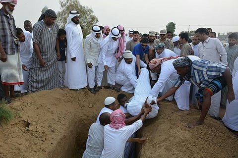 الجموع تشيع جثمان شهيد الواجب عبدالله هزازي