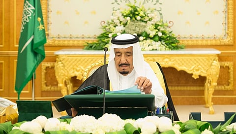 #مجلس_الوزراء : تخفيض راتب الوزير بنسبة ٢٠٪ .. ومكافأة عضو مجلس الشورى بنسبة ١٥٪
