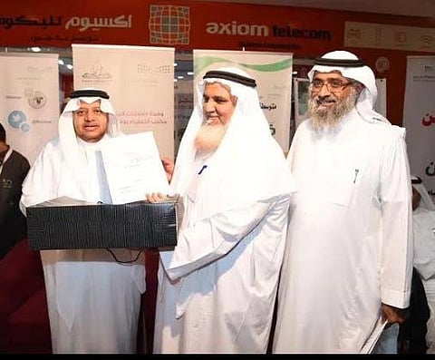 مدير تعليم جدة يوجه بتكريم المعلم " البطيح "‎