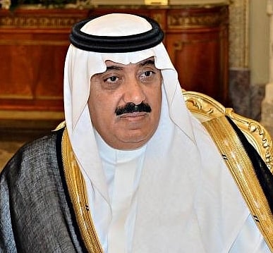 بالفيديو .. متعب بن عبدالله يزور "أبوثنين" ويداعبه: لازلت شاباً