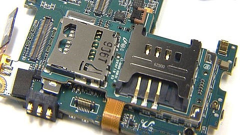 كم هاتفًا ذكيًا تحتاج إلى الحصول منها على جرام من الذهب؟